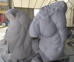 Scultura in marmo bianco di Carrara Torso Gaddi